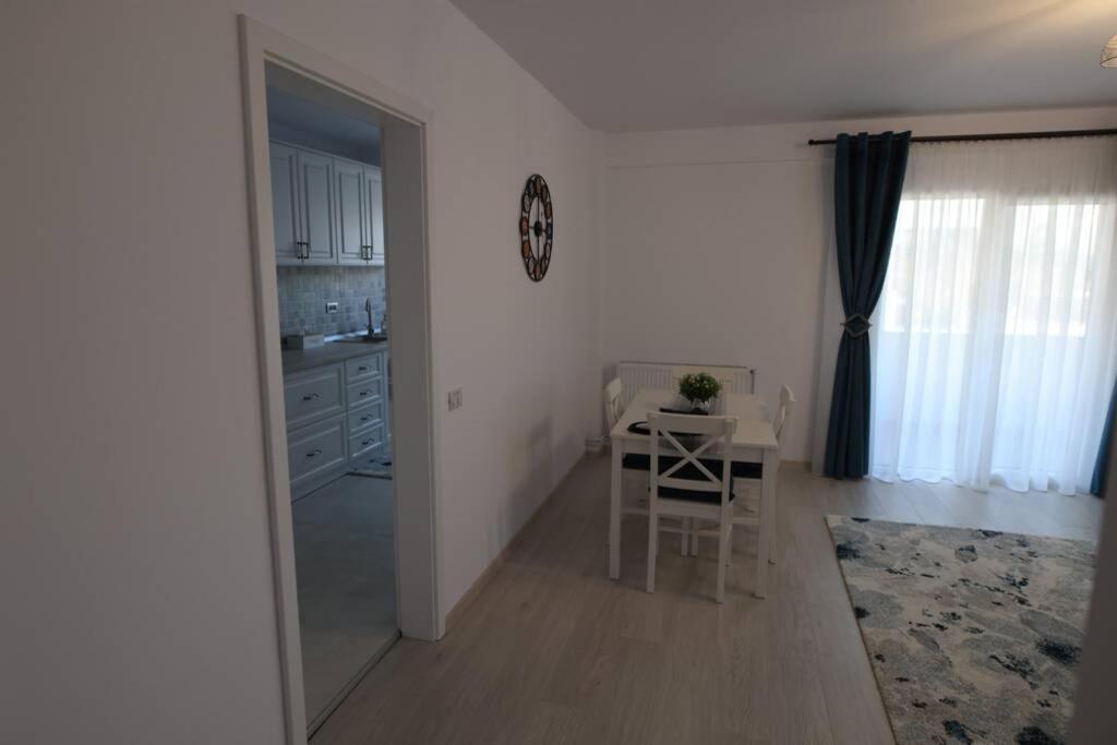White Apartment Gura Humorului, Bucovina, Voronet Eksteriør billede