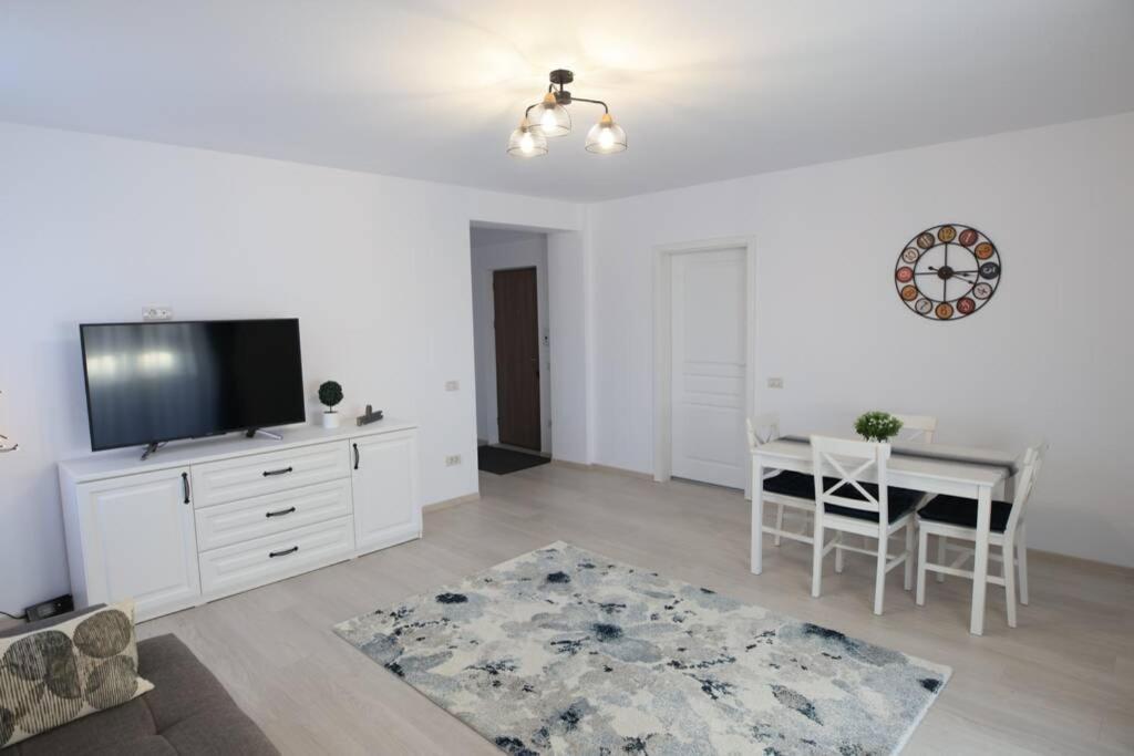 White Apartment Gura Humorului, Bucovina, Voronet Eksteriør billede