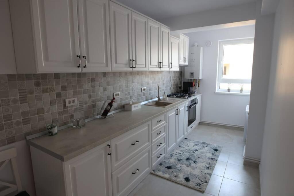 White Apartment Gura Humorului, Bucovina, Voronet Eksteriør billede