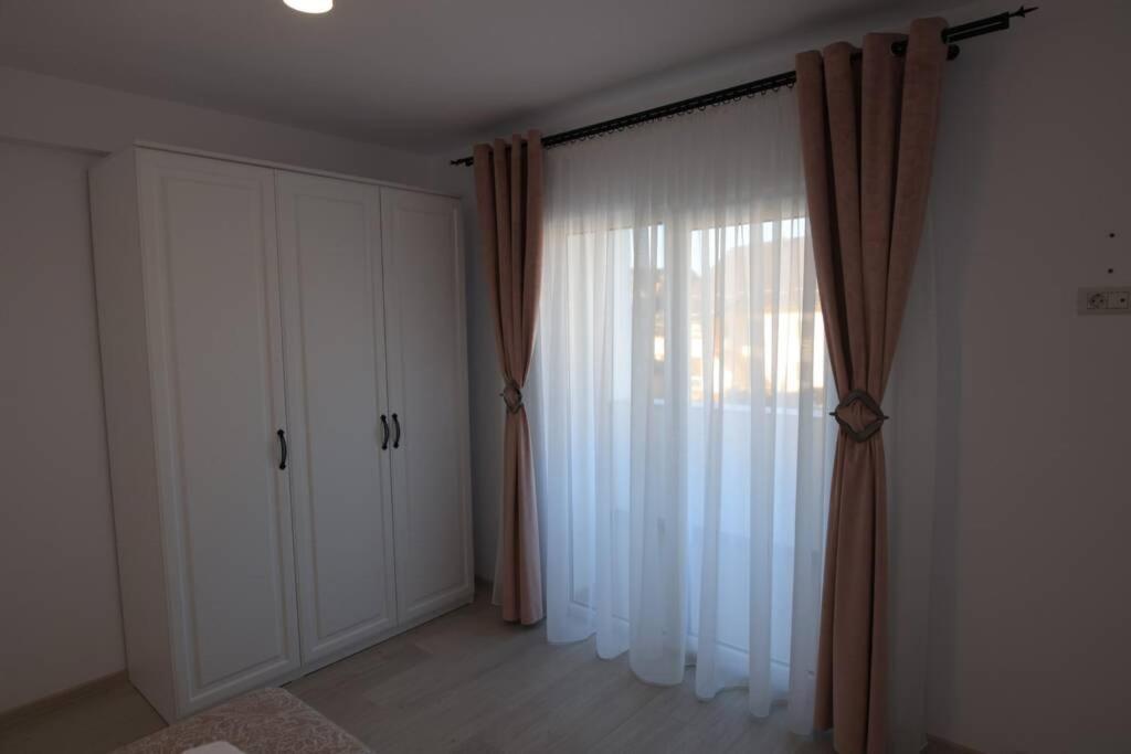 White Apartment Gura Humorului, Bucovina, Voronet Eksteriør billede